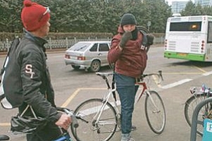 Картинка статьи Жизнь в городе — велокурьеры